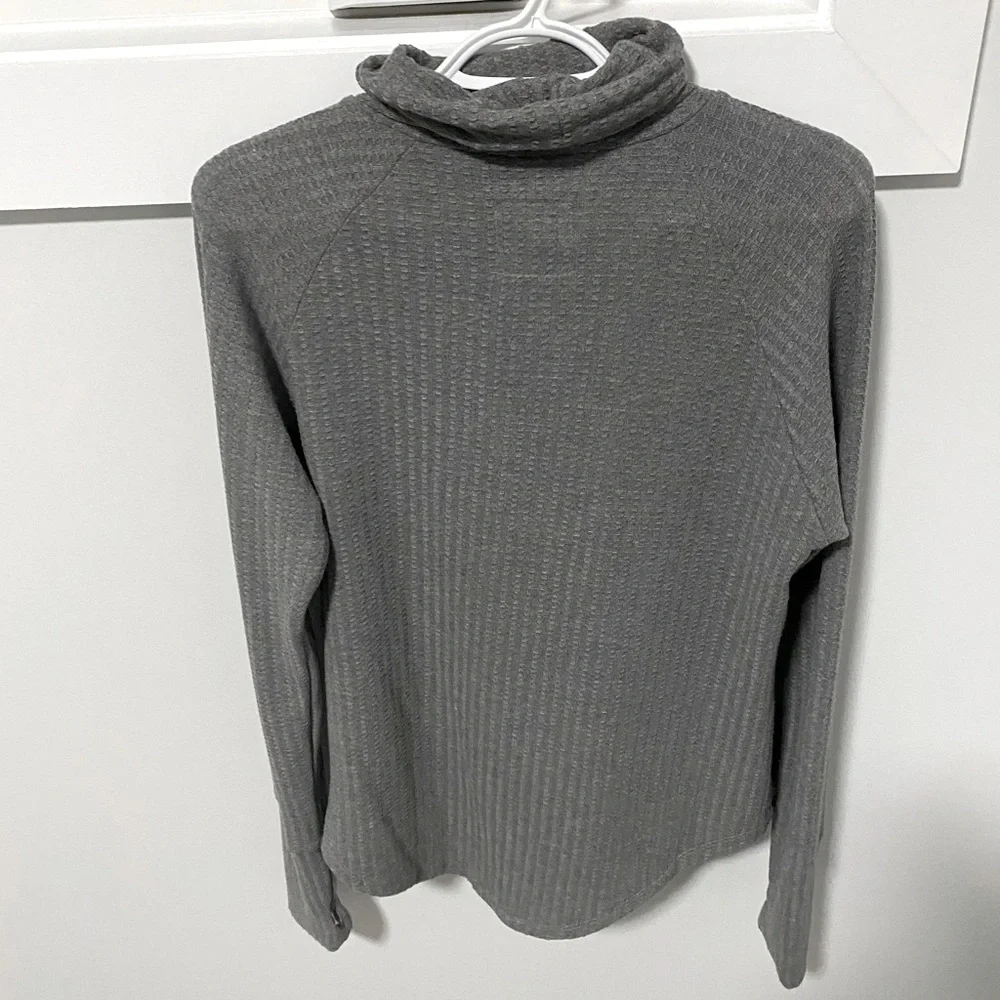 NWT Chaser Turtleneck Thermal Raglan Grey Revolve - Picture 6 of 11